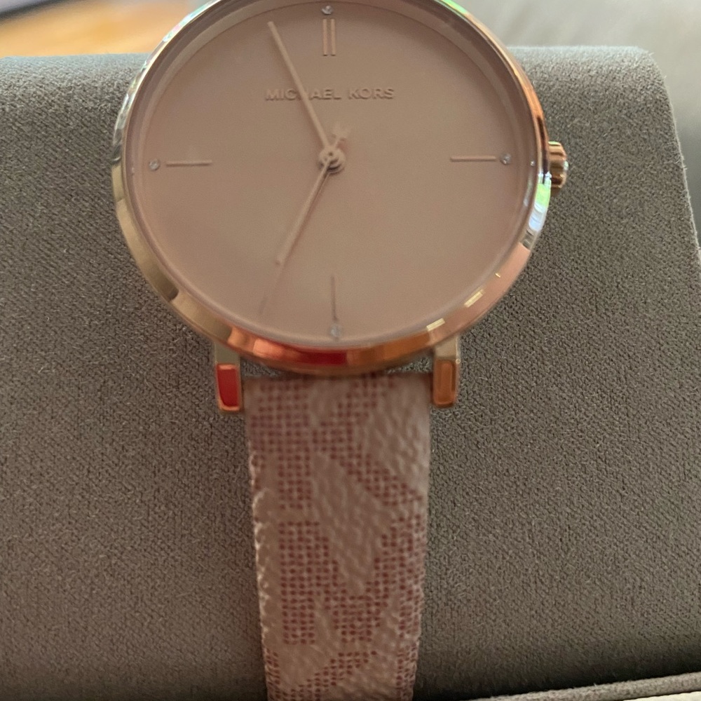 Michael Kors Ladies watch - Picture 4 of 4